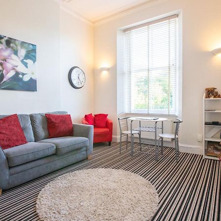 Cosy Flat In Victorian Villa- Parking & Garden Torquay Eksteriør bilde